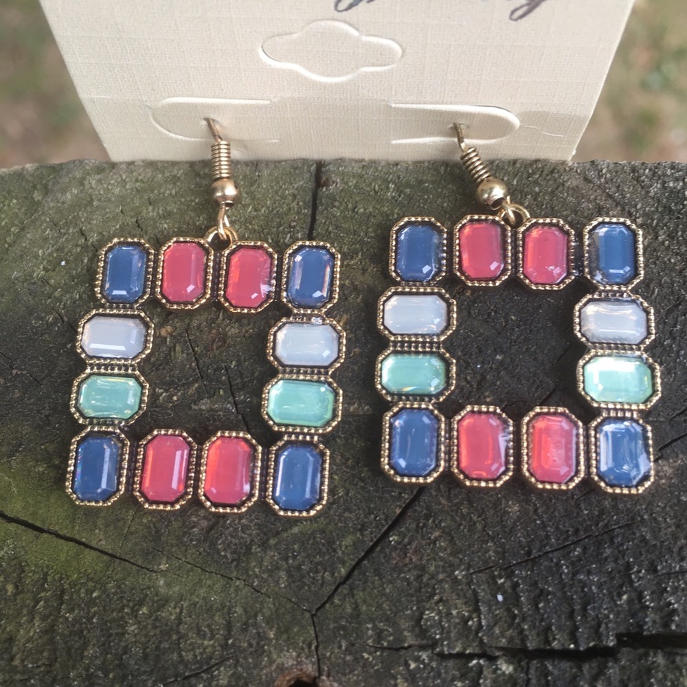 NWT! Square gold & Multicolor gems earrings
